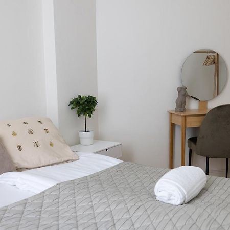2Ndhomes City Center 2Br Apartment By The Finnish National Theatre With Balcony And Park View Helsinki Exterior foto